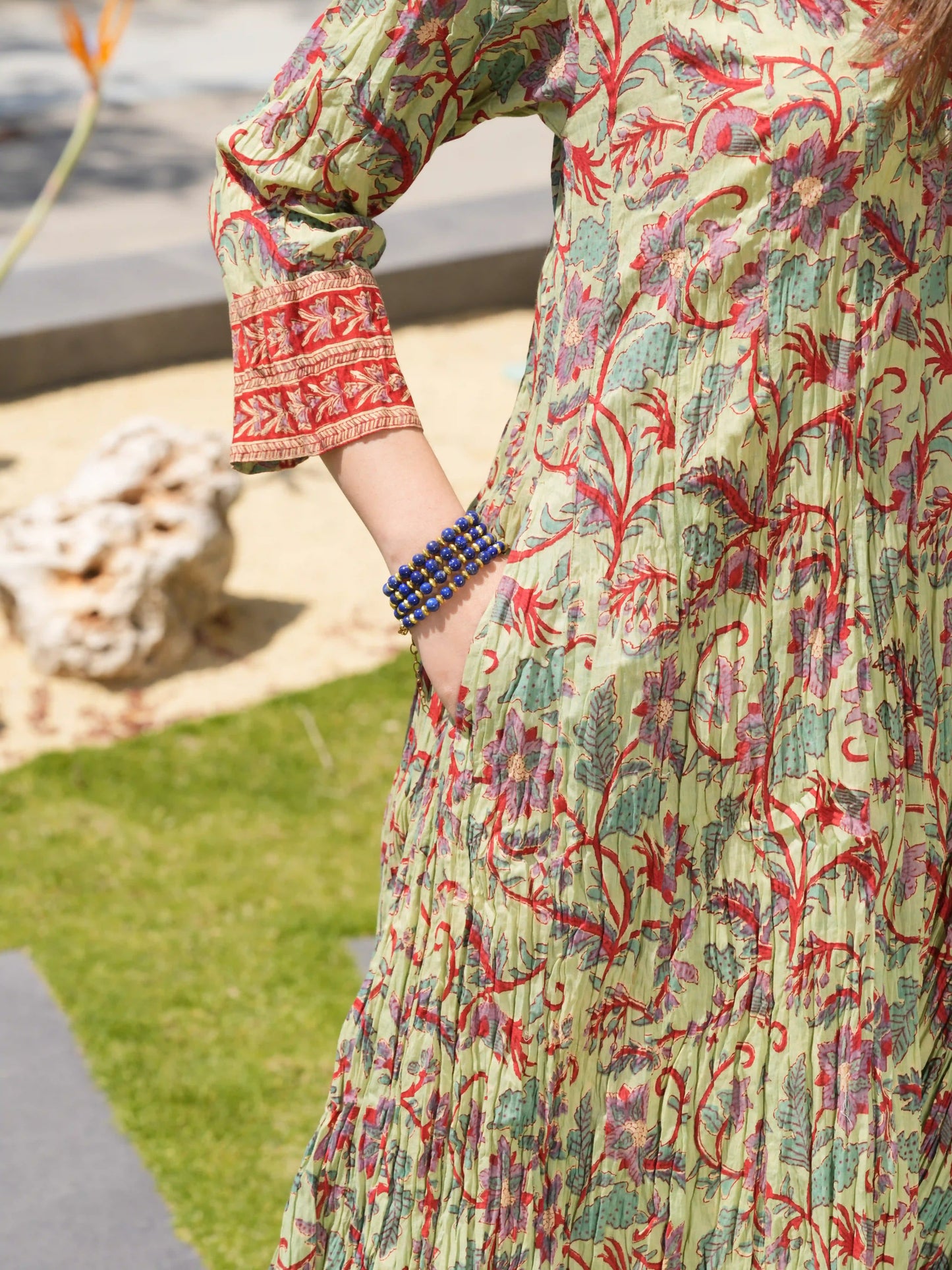 MEVLANA KOLLU ELBİSE D25-86I