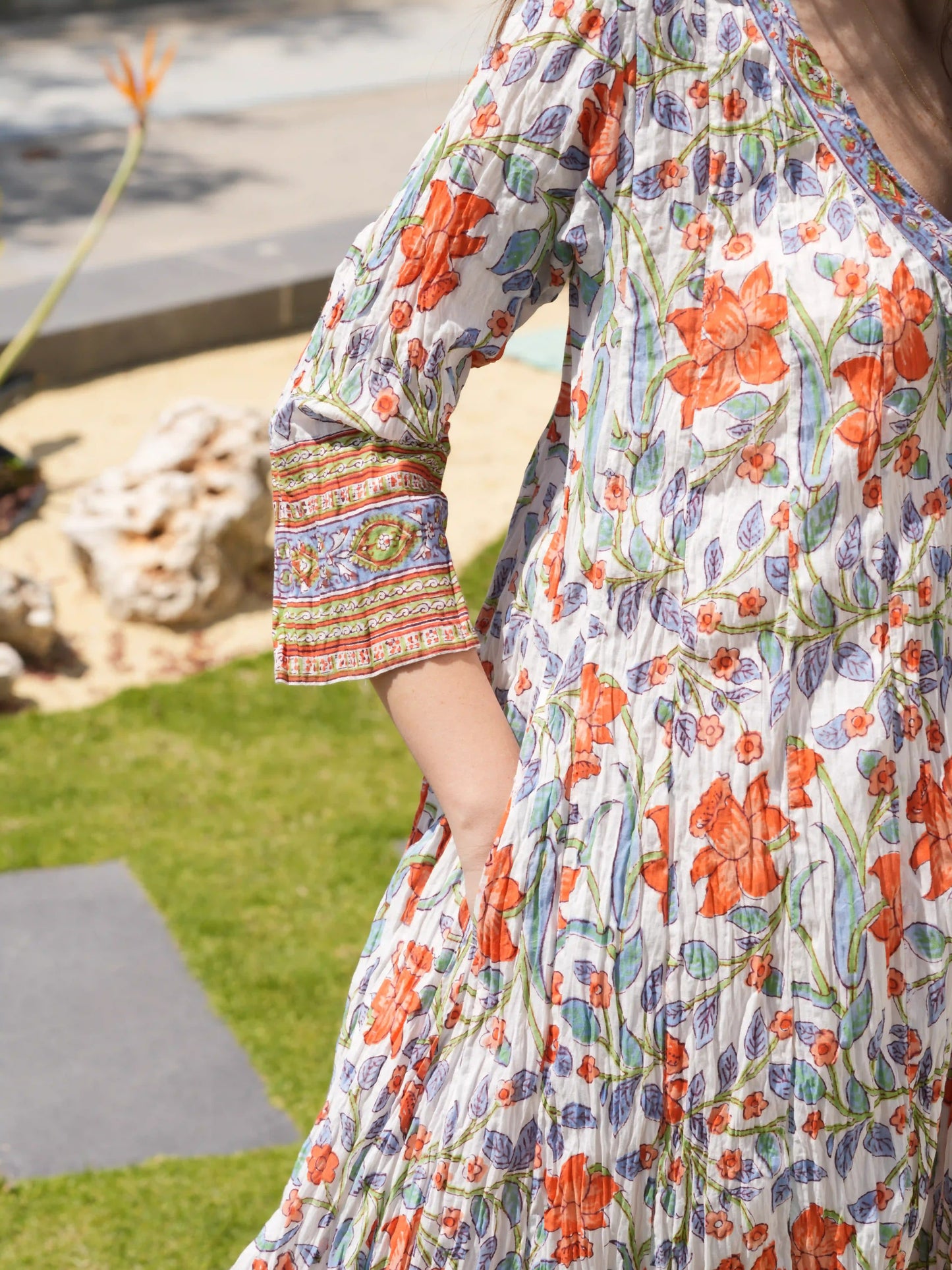 MEVLANA KOLLU ELBİSE D25-86H