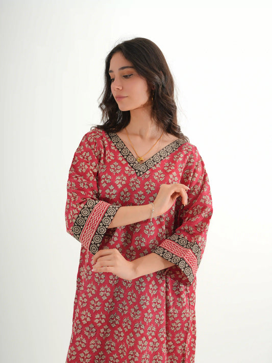 STANDART ELBİSE PEMBE KREM ÇİÇEKLİ JAY25-30I