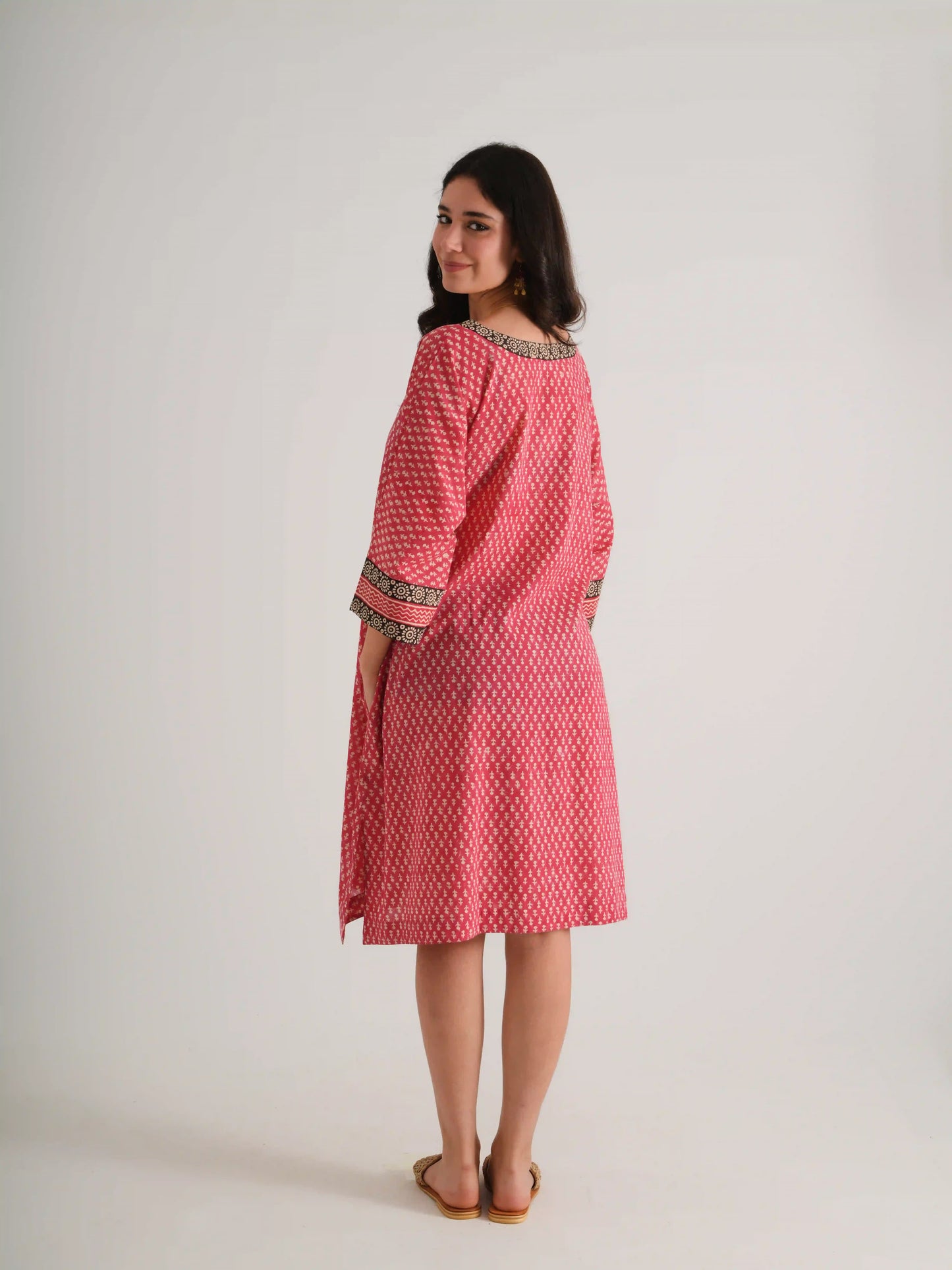 STANDART PEMBE ELBİSE JAY25-30B