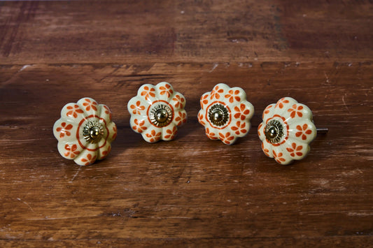 4'LÜ TURUNCU ÇİÇEKLİ 5X5 CM EL BOYAMA KNB-02