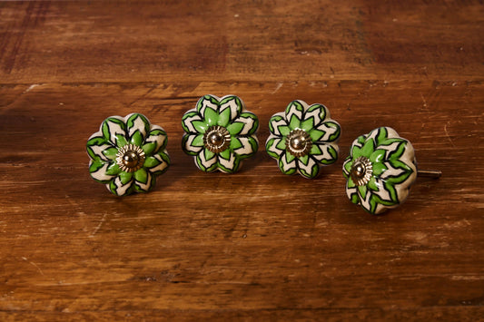 4'LÜ DESENLİ YEŞİL 5X5 CM EL YAPIMI KNB-43