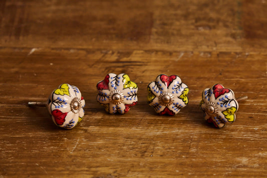 4'LÜ DESENLİ SARI KIRMIZI EL BOYAMA KNB-33