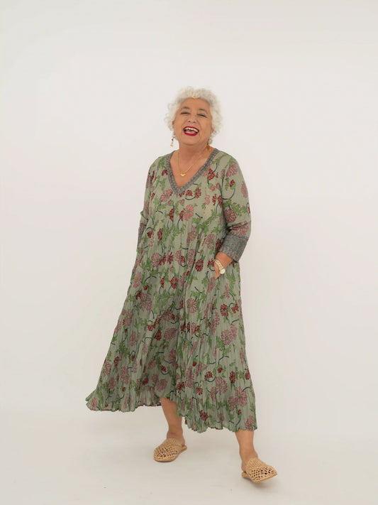 MEVLANA KOLLU ELBİSE D25-86B