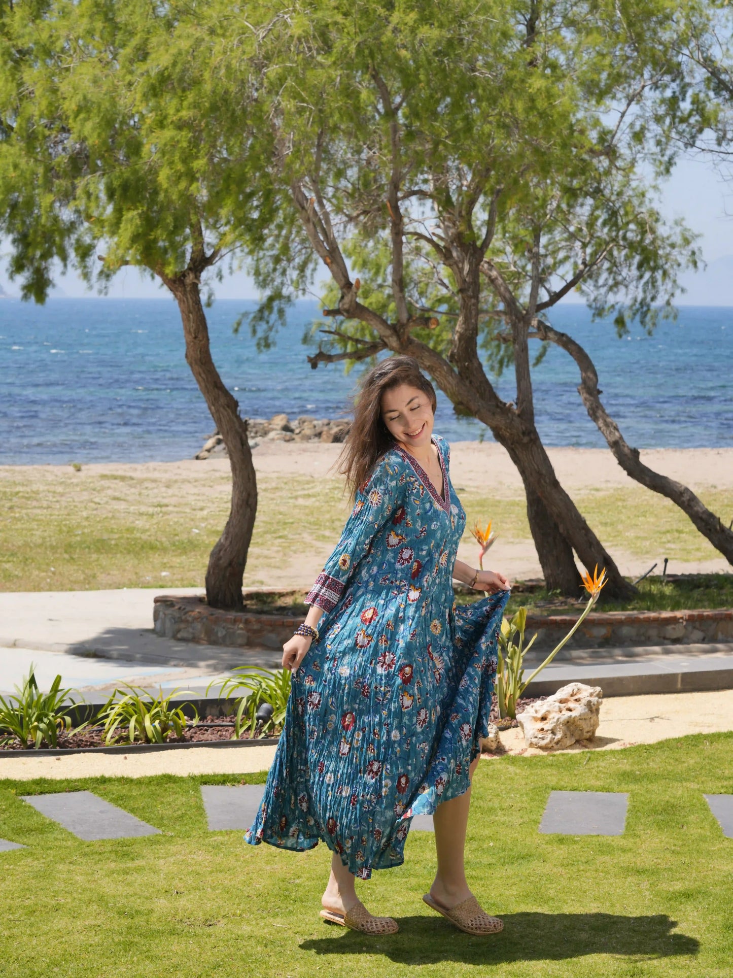 MEVLANA KOLLU ELBİSE D25-86G