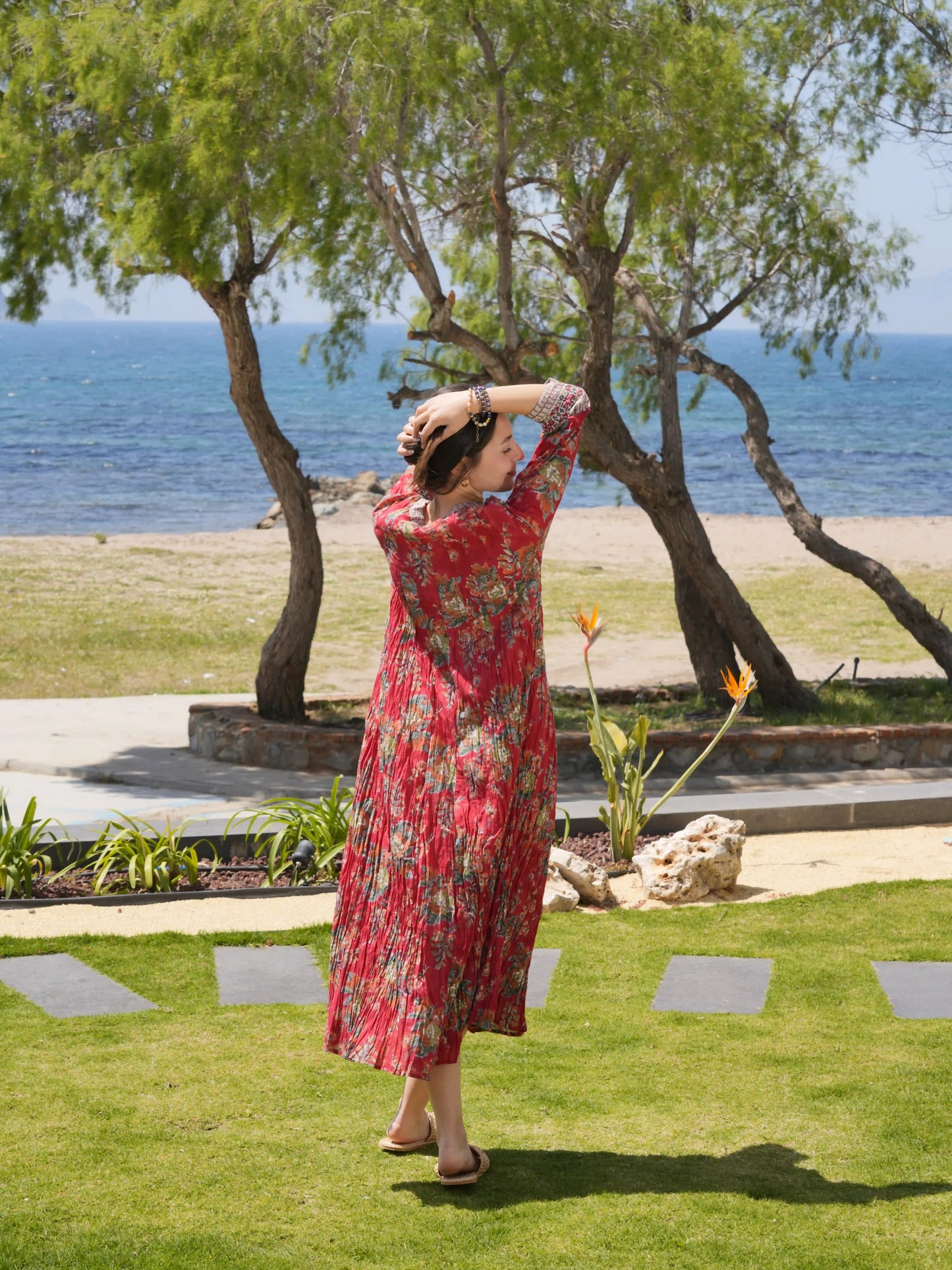 MEVLANA KOLLU ELBİSE D25-86J