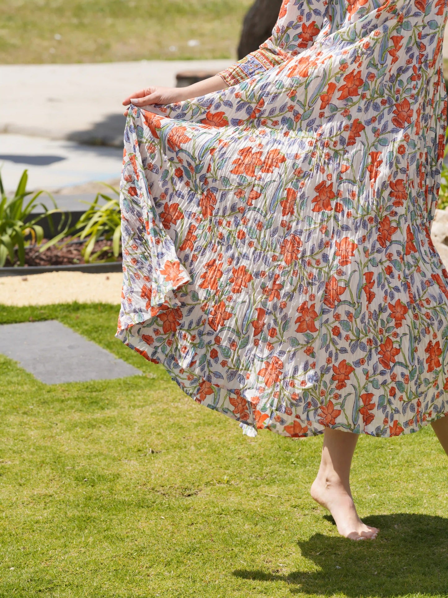 MEVLANA KOLLU ELBİSE D25-86H