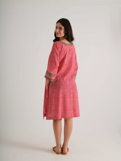 STANDART PEMBE ELBİSE JAY25-30B